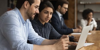 7 Fragen, die sich jedes Unternehmen beim Aufbau eines NPS-Programms 